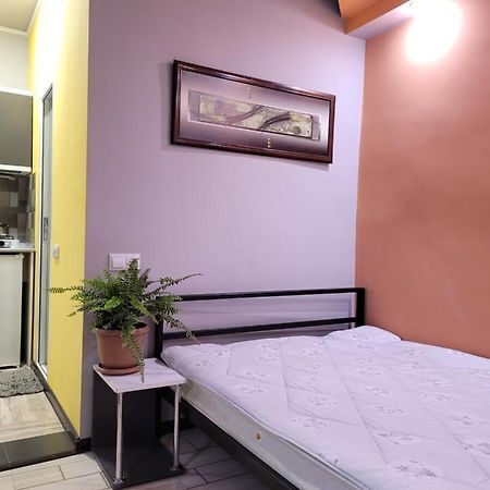 Мини Дом Целиком Около Мед Центра Астхик Hotel Yerevan Ngoại thất bức ảnh