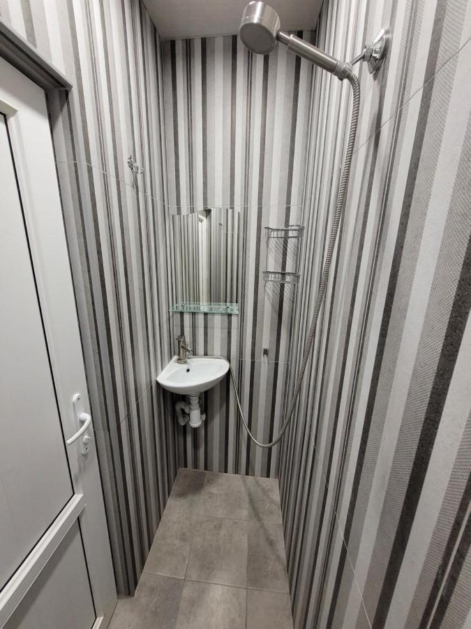 Мини Дом Целиком Около Мед Центра Астхик Hotel Yerevan Ngoại thất bức ảnh