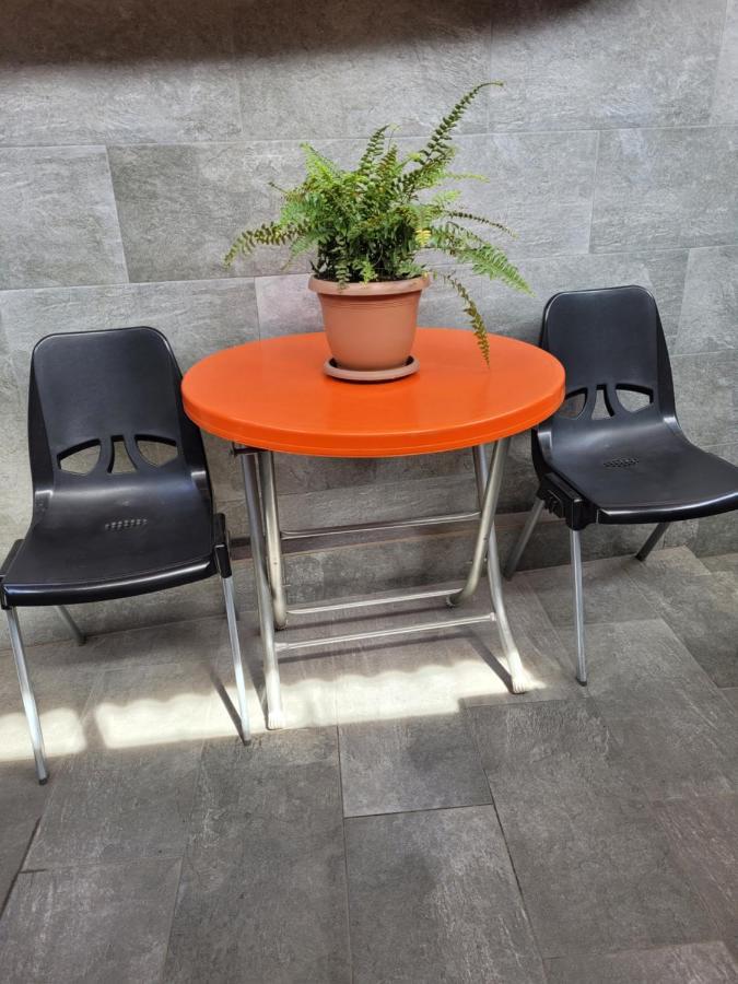 Мини Дом Целиком Около Мед Центра Астхик Hotel Yerevan Ngoại thất bức ảnh