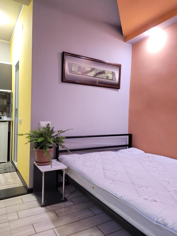 Мини Дом Целиком Около Мед Центра Астхик Hotel Yerevan Ngoại thất bức ảnh