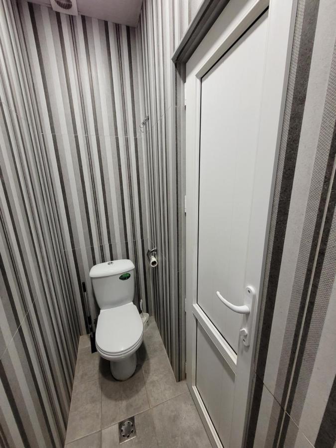 Мини Дом Целиком Около Мед Центра Астхик Hotel Yerevan Ngoại thất bức ảnh