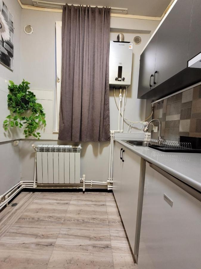 Мини Дом Целиком Около Мед Центра Астхик Hotel Yerevan Ngoại thất bức ảnh