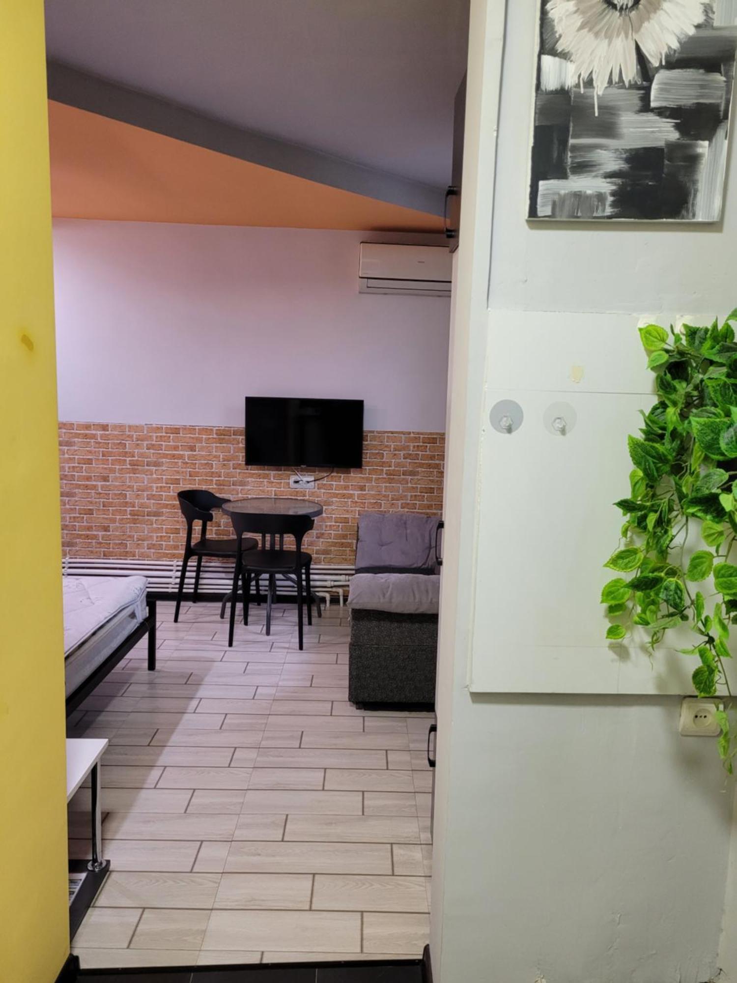Мини Дом Целиком Около Мед Центра Астхик Hotel Yerevan Ngoại thất bức ảnh